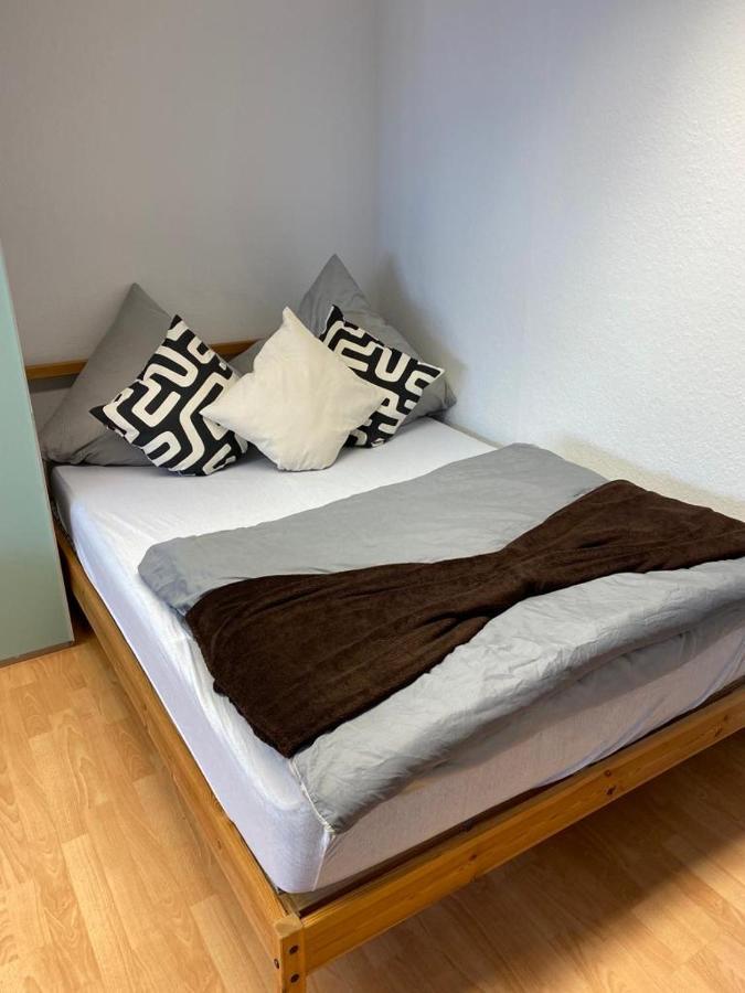 Ferienwohnung Monteurzimmer Karlsruhe Bagian luar foto